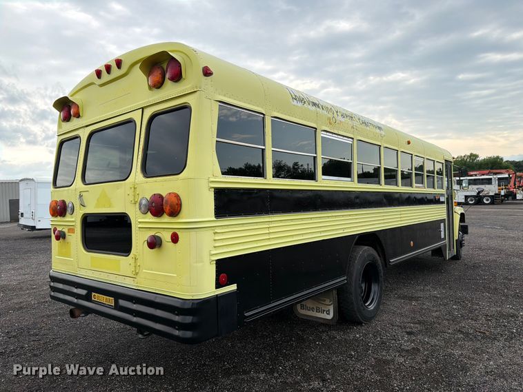 image for item EG9236 2001 Chevrolet B7 school bus
