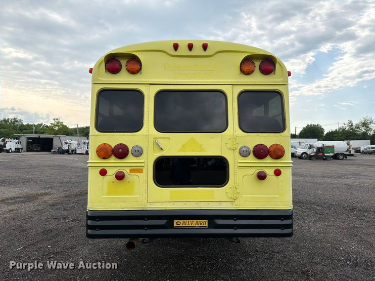image for item EG9236 2001 Chevrolet B7 school bus