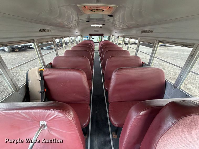 image for item EG9236 2001 Chevrolet B7 school bus