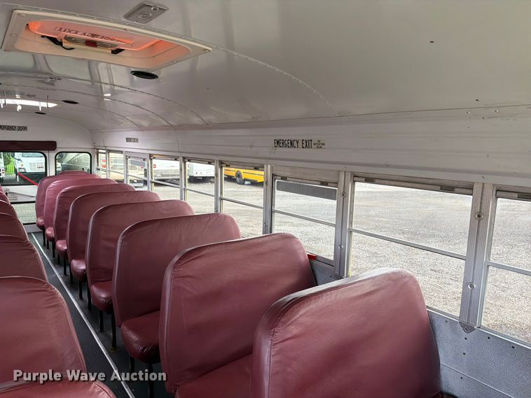 image for item EG9236 2001 Chevrolet B7 school bus