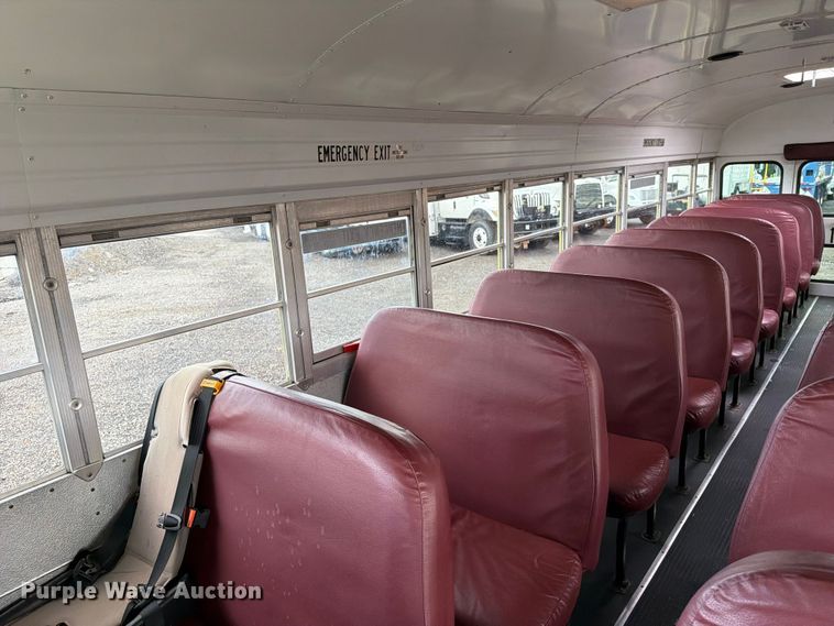 image for item EG9236 2001 Chevrolet B7 school bus