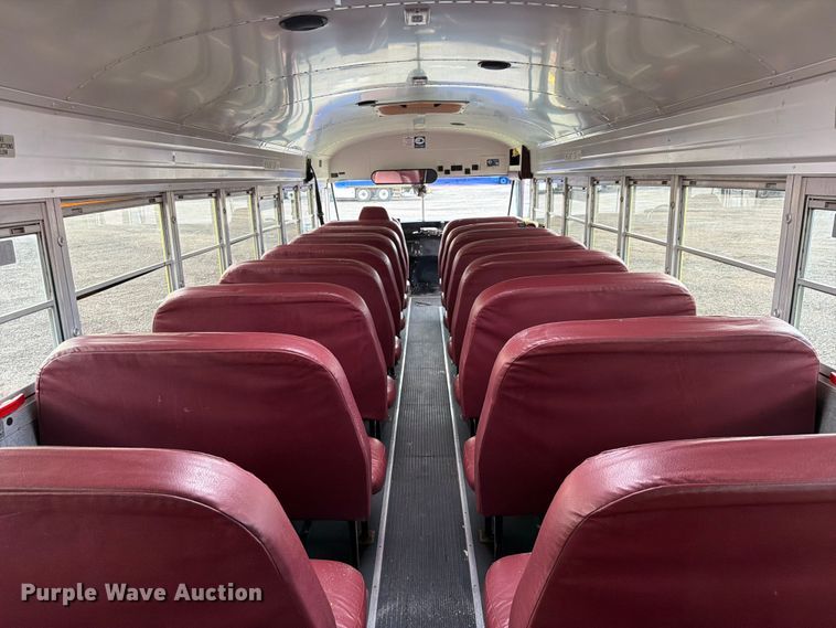 image for item EG9236 2001 Chevrolet B7 school bus