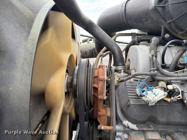 image for item EG9236 2001 Chevrolet B7 school bus