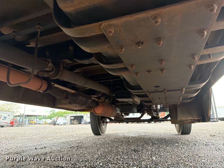 image for item EG9236 2001 Chevrolet B7 school bus