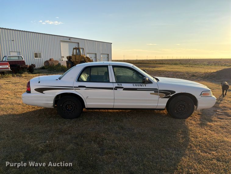 image for item EI7684 2005 Ford Crown Victoria Police Interceptor 
