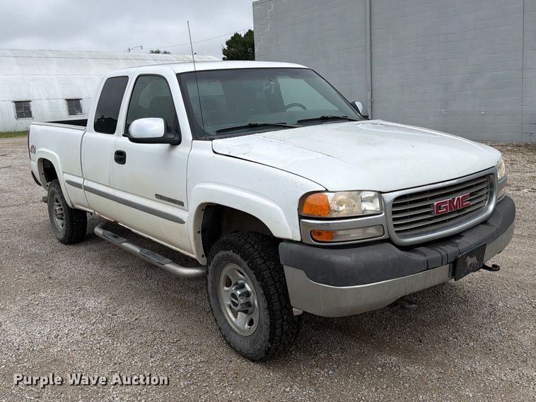 image for item EI7709 2002 GMC Sierra 2500HD Ext. Cab pickup truck