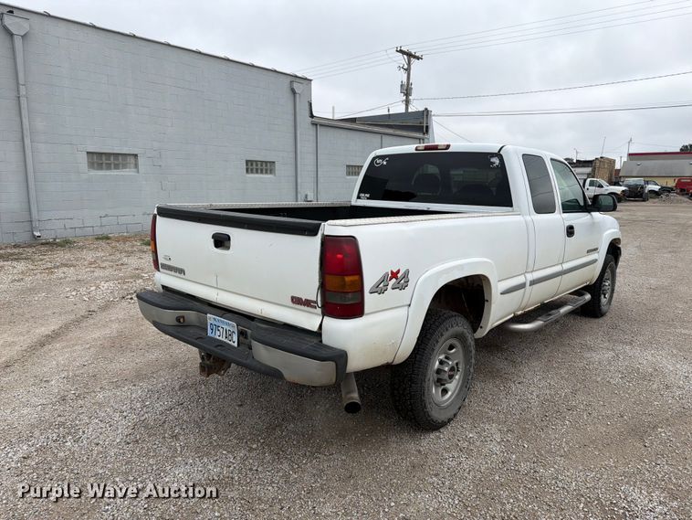 image for item EI7709 2002 GMC Sierra 2500HD Ext. Cab pickup truck