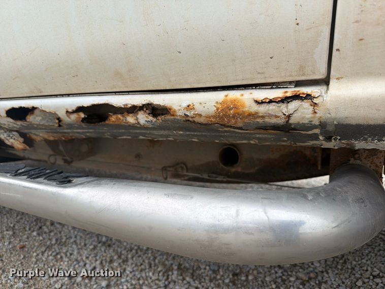 image for item EI7709 2002 GMC Sierra 2500HD Ext. Cab pickup truck