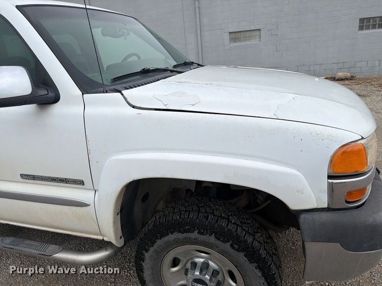 image for item EI7709 2002 GMC Sierra 2500HD Ext. Cab pickup truck