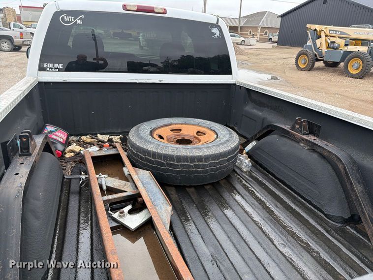 image for item EI7709 2002 GMC Sierra 2500HD Ext. Cab pickup truck