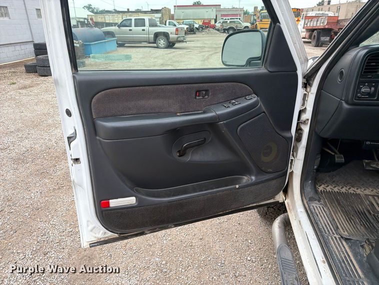 image for item EI7709 2002 GMC Sierra 2500HD Ext. Cab pickup truck