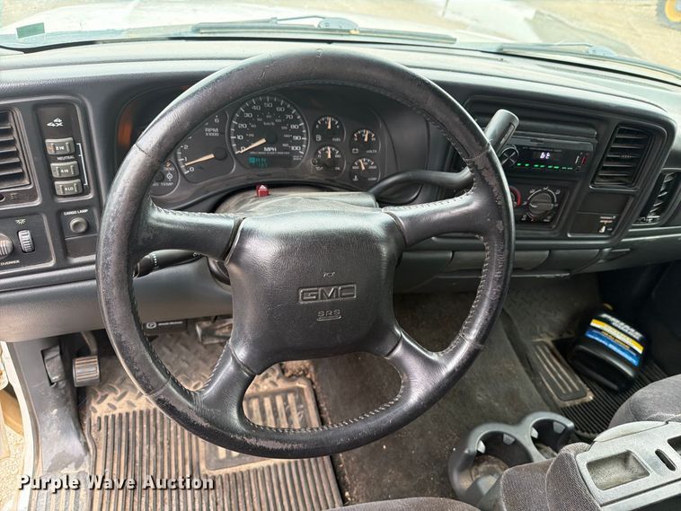 image for item EI7709 2002 GMC Sierra 2500HD Ext. Cab pickup truck