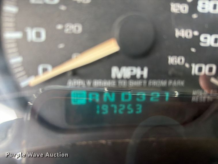 image for item EI7709 2002 GMC Sierra 2500HD Ext. Cab pickup truck