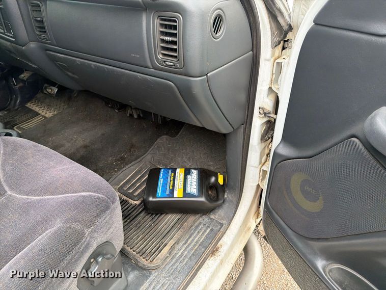 image for item EI7709 2002 GMC Sierra 2500HD Ext. Cab pickup truck