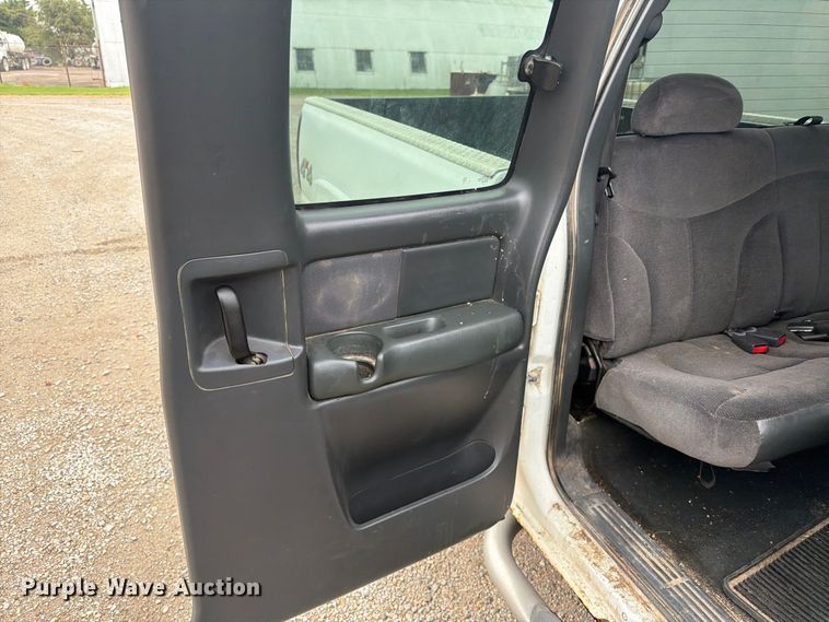 image for item EI7709 2002 GMC Sierra 2500HD Ext. Cab pickup truck