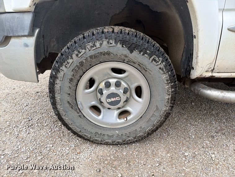 image for item EI7709 2002 GMC Sierra 2500HD Ext. Cab pickup truck