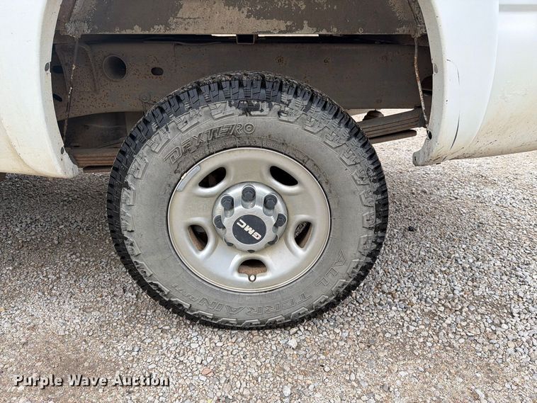 image for item EI7709 2002 GMC Sierra 2500HD Ext. Cab pickup truck