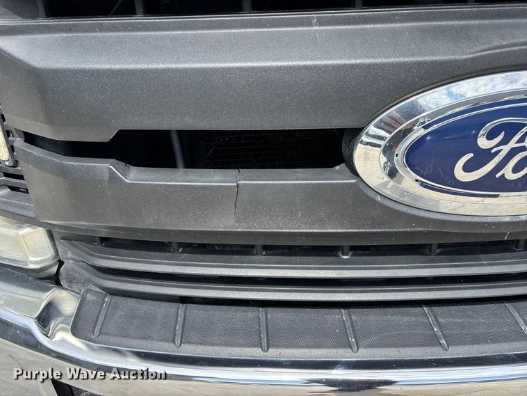 image for item EL2546 2019 Ford F250 Super Duty utility bed pickup truck
