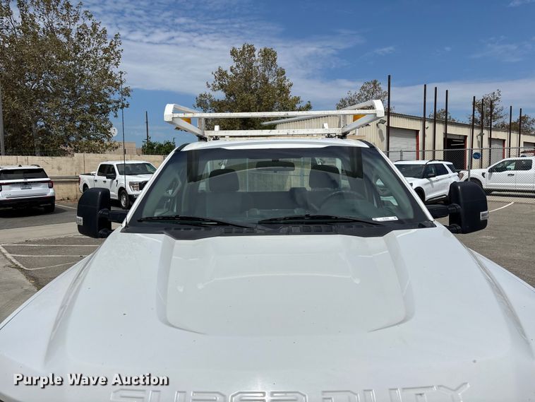 image for item EL2546 2019 Ford F250 Super Duty utility bed pickup truck