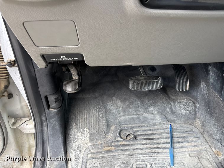 image for item EL2546 2019 Ford F250 Super Duty utility bed pickup truck