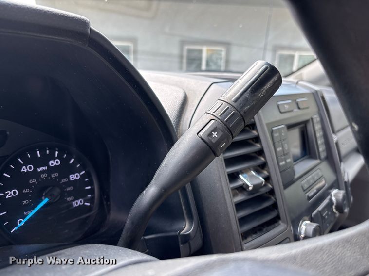 image for item EL2546 2019 Ford F250 Super Duty utility bed pickup truck