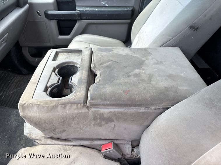 image for item EL2546 2019 Ford F250 Super Duty utility bed pickup truck