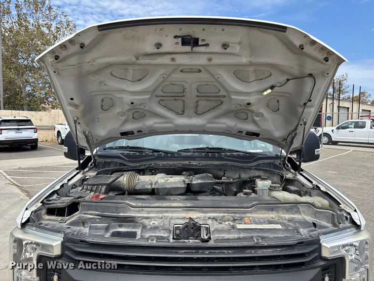 image for item EL2546 2019 Ford F250 Super Duty utility bed pickup truck