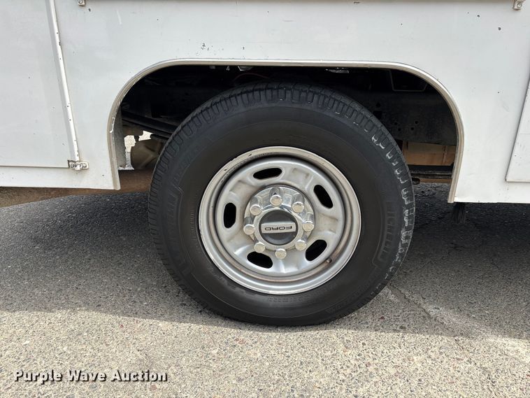 image for item EL2546 2019 Ford F250 Super Duty utility bed pickup truck