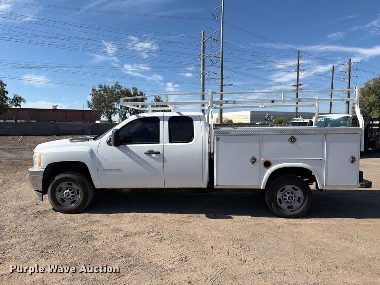 image for item EL2560 2013 Chevrolet Silverado 2500HD Ext. Cab utility bed pickup truck