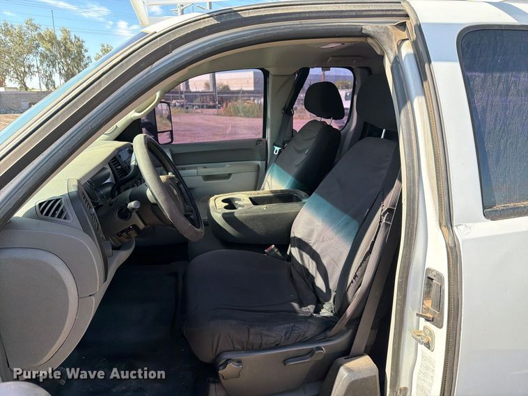 image for item EL2560 2013 Chevrolet Silverado 2500HD Ext. Cab utility bed pickup truck