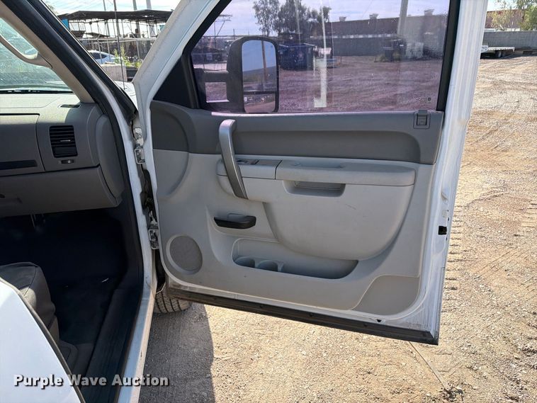 image for item EL2560 2013 Chevrolet Silverado 2500HD Ext. Cab utility bed pickup truck