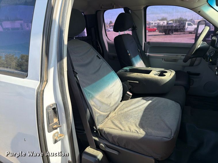 image for item EL2560 2013 Chevrolet Silverado 2500HD Ext. Cab utility bed pickup truck