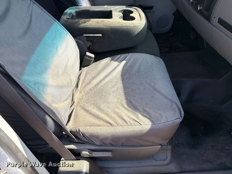 image for item EL2560 2013 Chevrolet Silverado 2500HD Ext. Cab utility bed pickup truck