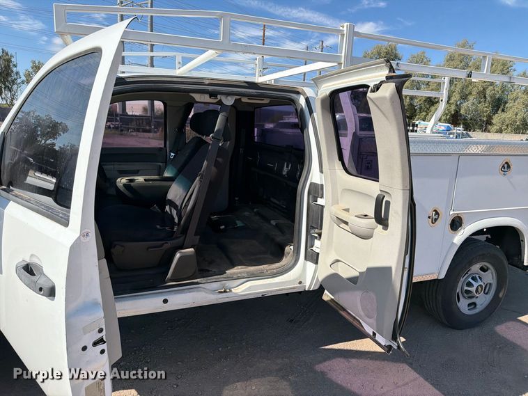 image for item EL2560 2013 Chevrolet Silverado 2500HD Ext. Cab utility bed pickup truck