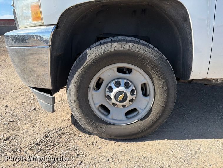 image for item EL2560 2013 Chevrolet Silverado 2500HD Ext. Cab utility bed pickup truck