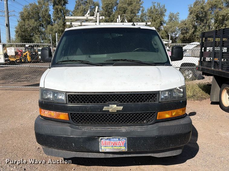 image for item EL2562 2020 Chevrolet Express 2500 van