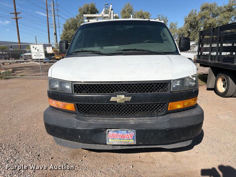 image for item EL2562 2020 Chevrolet Express 2500 van