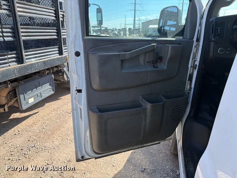 image for item EL2562 2020 Chevrolet Express 2500 van