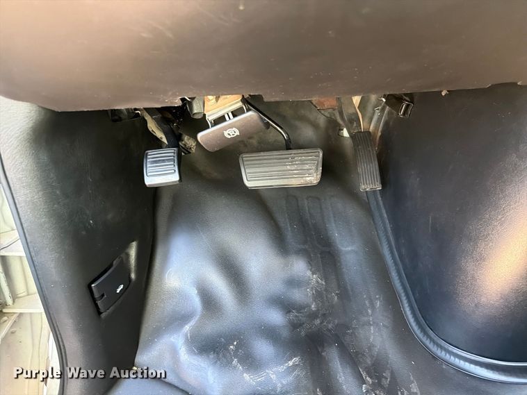 image for item EL2562 2020 Chevrolet Express 2500 van