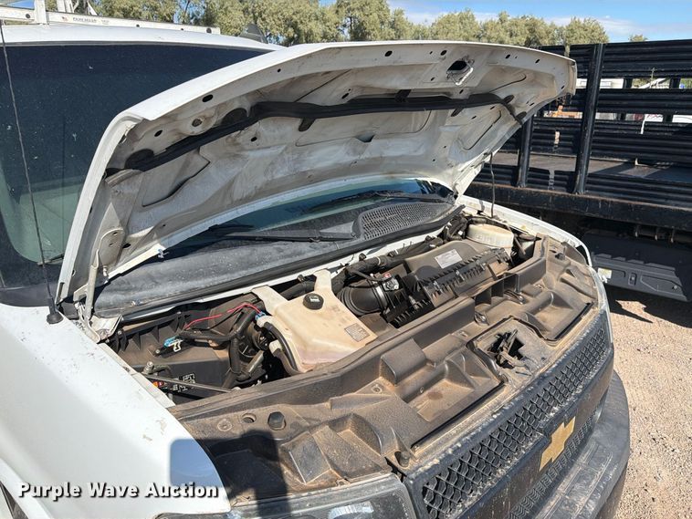 image for item EL2562 2020 Chevrolet Express 2500 van