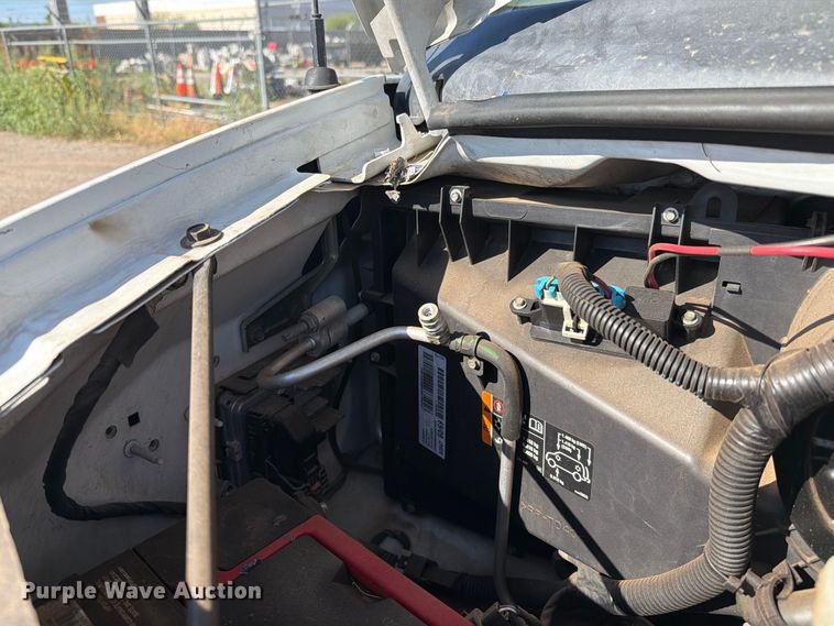 image for item EL2562 2020 Chevrolet Express 2500 van