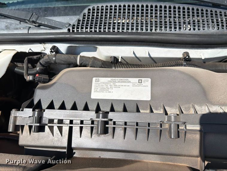 image for item EL2562 2020 Chevrolet Express 2500 van