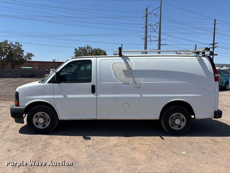 image for item EL2563 2017 Chevrolet Express 2500 van
