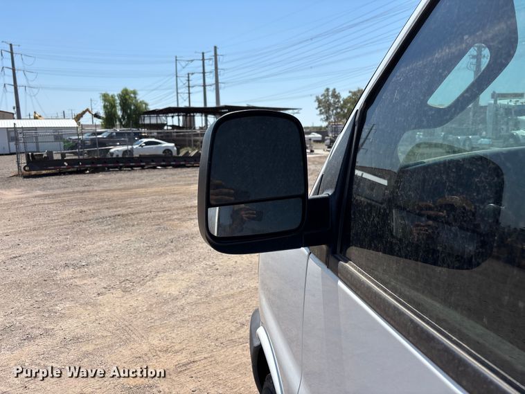 image for item EL2563 2017 Chevrolet Express 2500 van