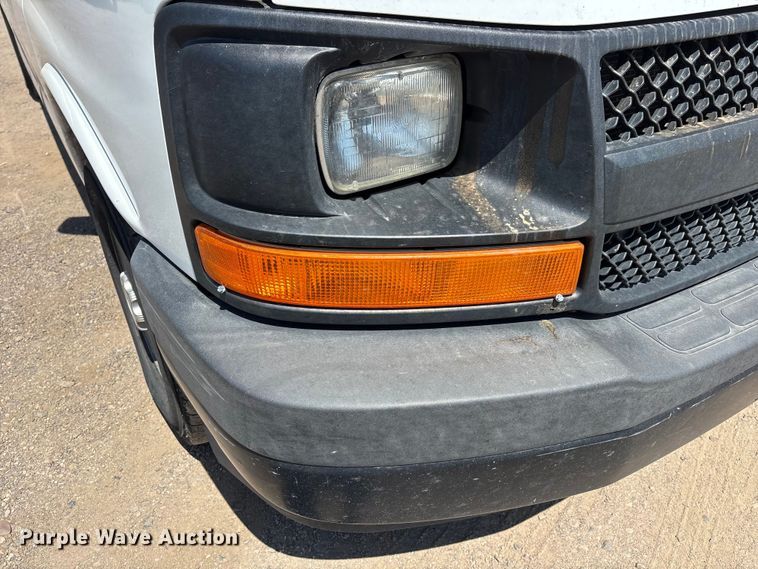 image for item EL2563 2017 Chevrolet Express 2500 van