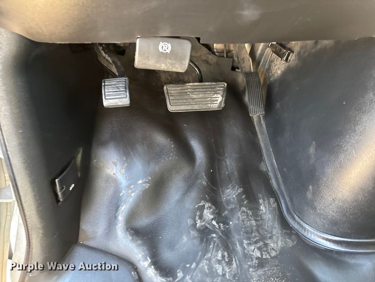 image for item EL2563 2017 Chevrolet Express 2500 van
