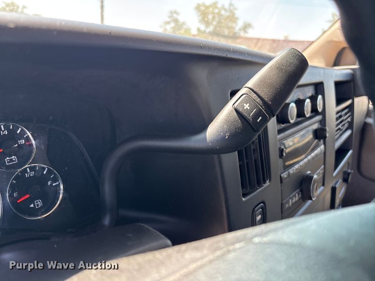 image for item EL2563 2017 Chevrolet Express 2500 van