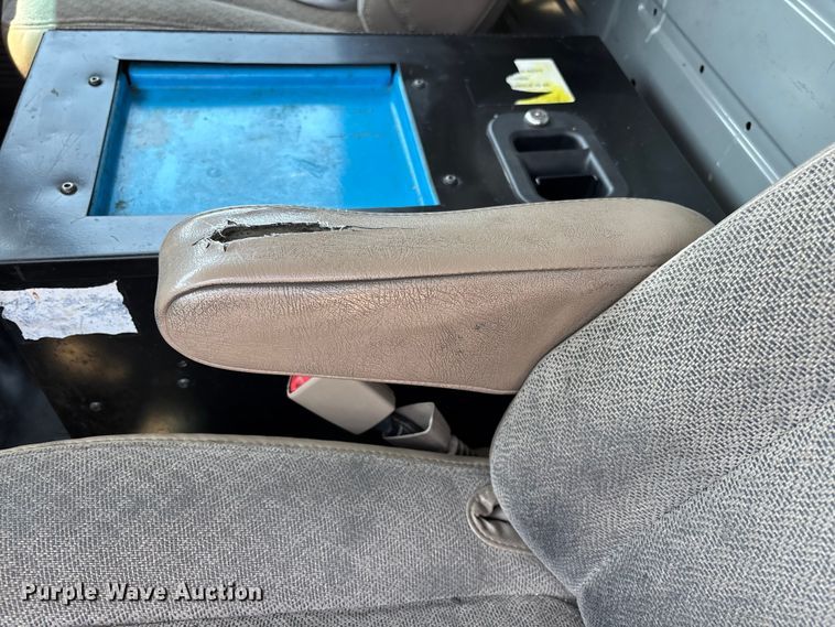 image for item EL2563 2017 Chevrolet Express 2500 van