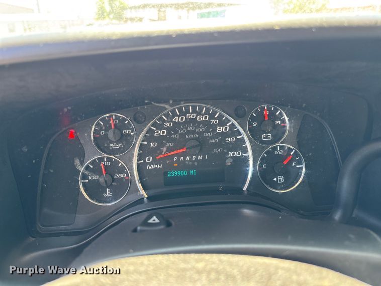 image for item EL2563 2017 Chevrolet Express 2500 van