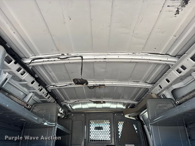 image for item EL2563 2017 Chevrolet Express 2500 van